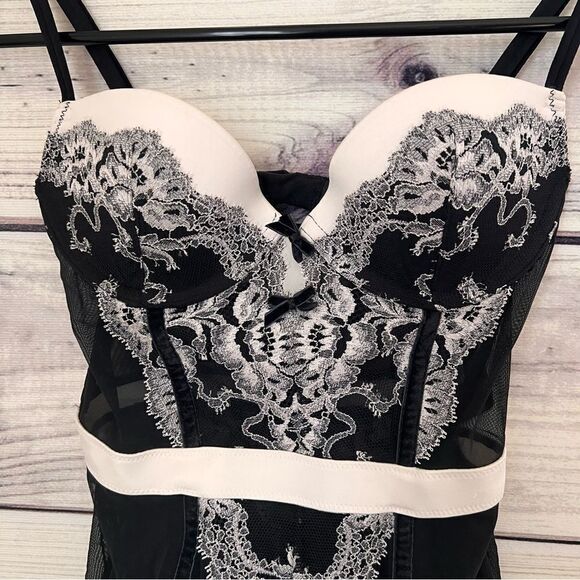 Victorias Secret Black & White Lace Push Up Bustier Lingerie Size 32B - Picture 2 of 6